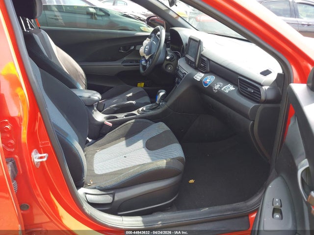 Auction sale of the 2020 Hyundai Veloster 2.0, vin: KMHTG6AF9LU020710, lot number: 44943632