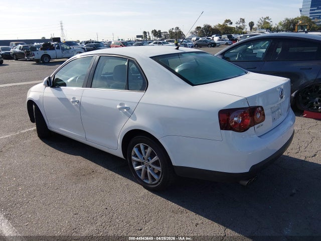 2010 Volkswagen Jetta Limited Edition მანქანა იყიდება აუქციონზე, vin: 3VWRZ7AJ5AM167687, აუქციონის ნომერი: 44943649