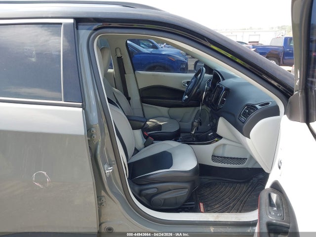 3C4NJCCB9KT769281 Jeep Compass Limited Fwd