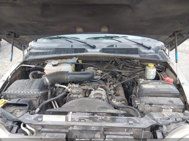 44943701 :رقم المزاد ، 1J4GL48K84W281836 vin ، 2004 Jeep Liberty Sport مزاد بيع