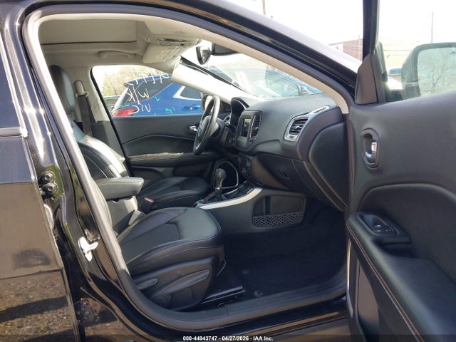 2018 Jeep Compass Latitude 4x4 მანქანა იყიდება აუქციონზე, vin: 3C4NJDBB5JT138842, აუქციონის ნომერი: 44943747