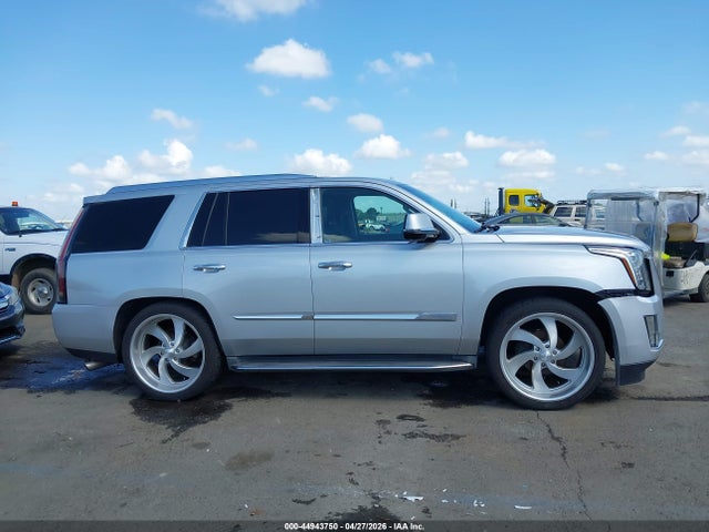 44943750 :رقم المزاد ، 1GYS3MKJ3FR534248 vin ، 2015 Cadillac Escalade Luxury مزاد بيع