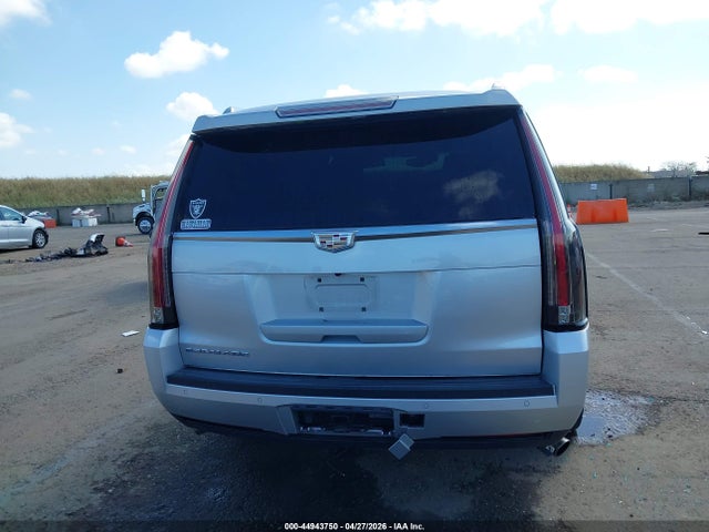 44943750 :رقم المزاد ، 1GYS3MKJ3FR534248 vin ، 2015 Cadillac Escalade Luxury مزاد بيع