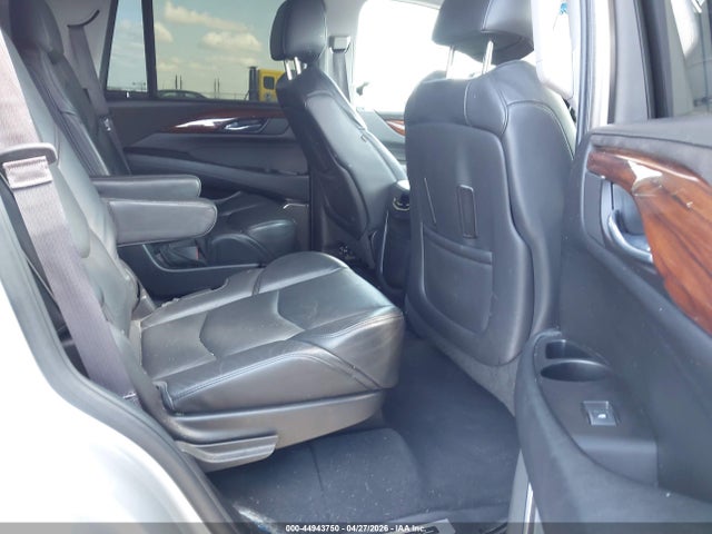 44943750 :رقم المزاد ، 1GYS3MKJ3FR534248 vin ، 2015 Cadillac Escalade Luxury مزاد بيع