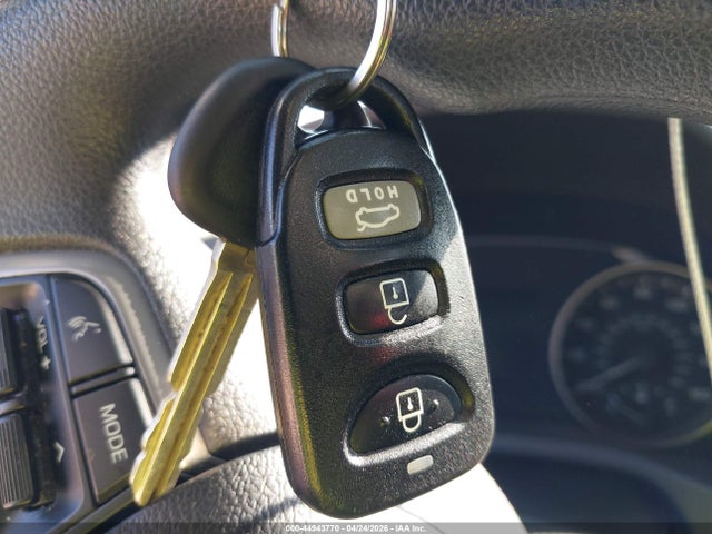 Продажа на аукционе авто 2018 Hyundai Elantra Se, vin: KMHD74LF1JU588906, номер лота: 44943770
