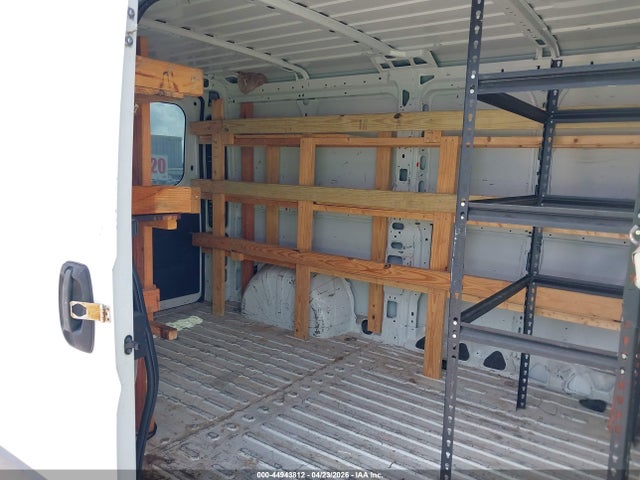 44943812 :رقم المزاد ، 3C6TRVAG1FE507413 vin ، 2015 Ram Promaster 1500 Low Roof مزاد بيع