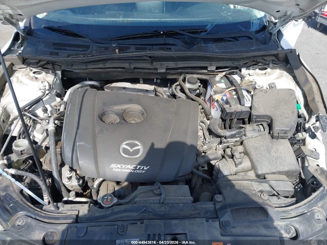 JM1BM1U79F1266730 Mazda MAZDA3