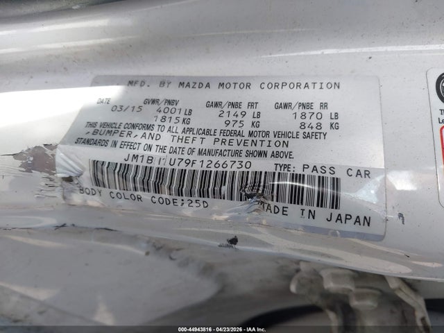 JM1BM1U79F1266730 Mazda MAZDA3