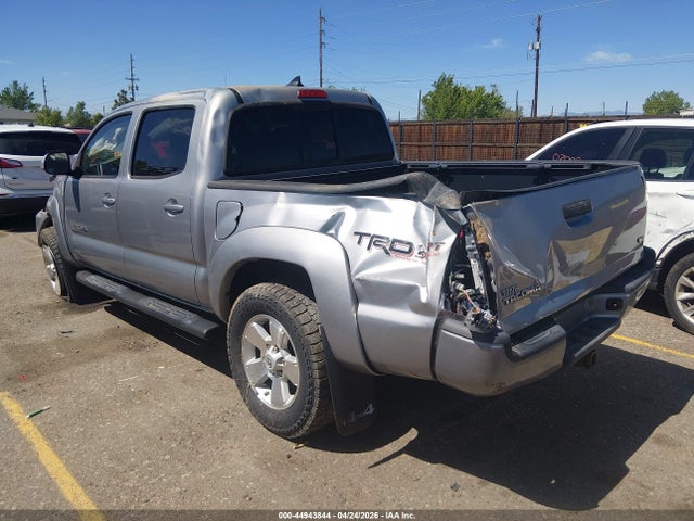 44943844 :رقم المزاد ، 3TMLU4EN3FM201197 vin ، 2015 Toyota Tacoma Base V6 مزاد بيع