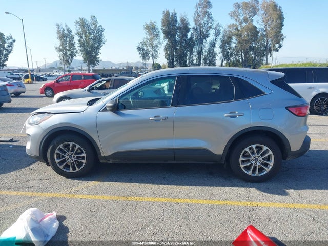 1FMCU0G6XNUA54641 Ford ESCAPE SE