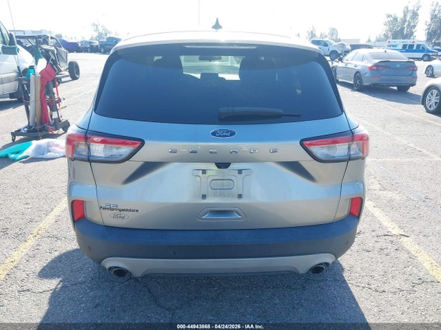 1FMCU0G6XNUA54641 Ford ESCAPE SE