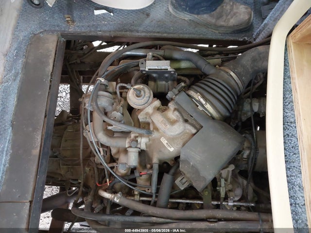 44943905 :رقم المزاد ، 3FCNF53S4XJA25684 vin ، 1999 Ford F550 Super Duty Stripped Chass مزاد بيع