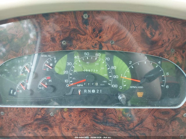 44943905 :رقم المزاد ، 3FCNF53S4XJA25684 vin ، 1999 Ford F550 Super Duty Stripped Chass مزاد بيع
