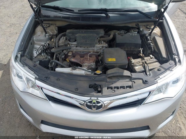 2014 Toyota Camry Le მანქანა იყიდება აუქციონზე, vin: 4T4BF1FK3ER342436, აუქციონის ნომერი: 44943960