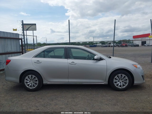 2014 Toyota Camry Le მანქანა იყიდება აუქციონზე, vin: 4T4BF1FK3ER342436, აუქციონის ნომერი: 44943960