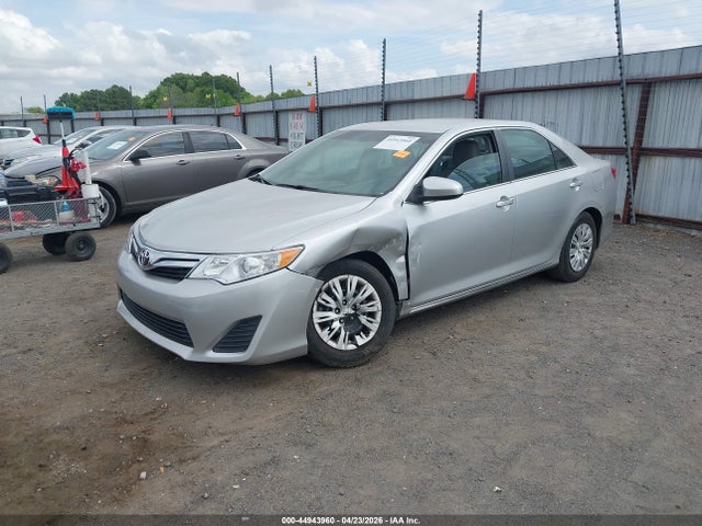 2014 Toyota Camry Le მანქანა იყიდება აუქციონზე, vin: 4T4BF1FK3ER342436, აუქციონის ნომერი: 44943960