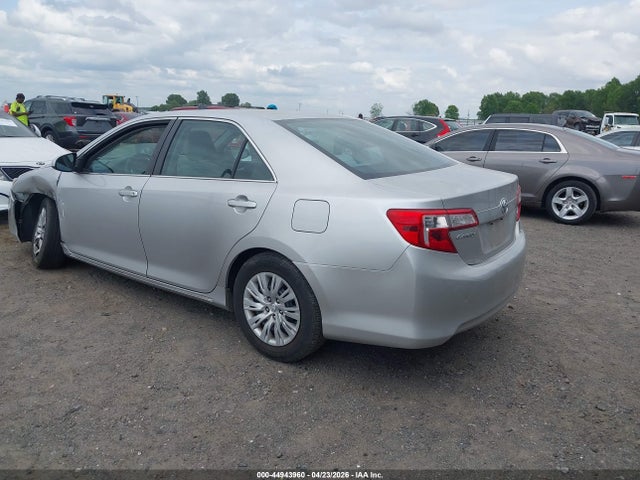 2014 Toyota Camry Le მანქანა იყიდება აუქციონზე, vin: 4T4BF1FK3ER342436, აუქციონის ნომერი: 44943960