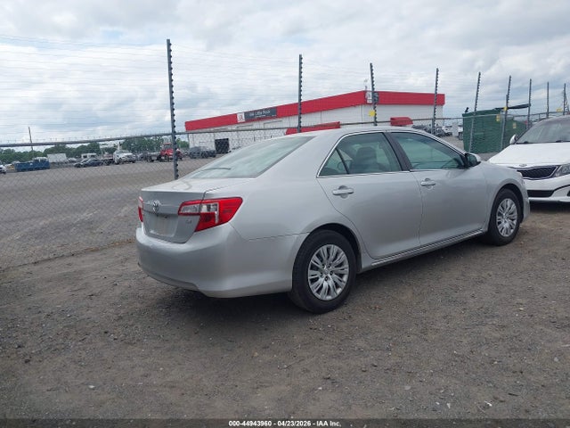 2014 Toyota Camry Le მანქანა იყიდება აუქციონზე, vin: 4T4BF1FK3ER342436, აუქციონის ნომერი: 44943960