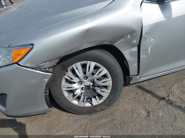 2014 Toyota Camry Le მანქანა იყიდება აუქციონზე, vin: 4T4BF1FK3ER342436, აუქციონის ნომერი: 44943960