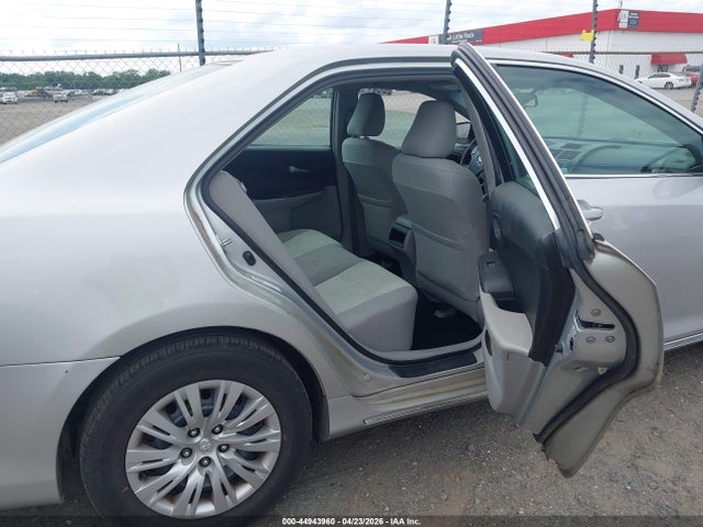 2014 Toyota Camry Le მანქანა იყიდება აუქციონზე, vin: 4T4BF1FK3ER342436, აუქციონის ნომერი: 44943960