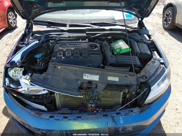 2015 Volkswagen Jetta 2.0l Tdi Se მანქანა იყიდება აუქციონზე, vin: 3VWLA7AJ0FM418684, აუქციონის ნომერი: 44943962