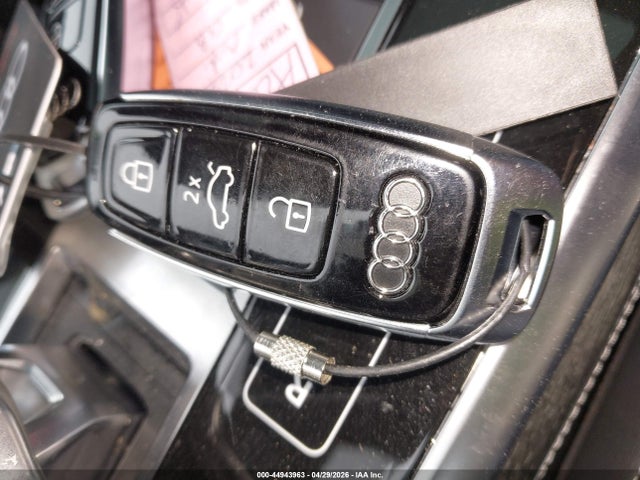 44943963 :رقم المزاد ، WA1EVBF15SD009866 vin ، 2025 Audi Q8 Premium Plus 55 Tfsi Quattro مزاد بيع