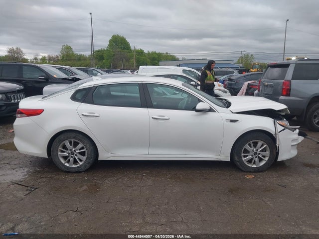 Продаж на аукціоні авто 2018 Kia Optima Lx, vin: KNAGT4L35J5205902, номер лоту: 44944007