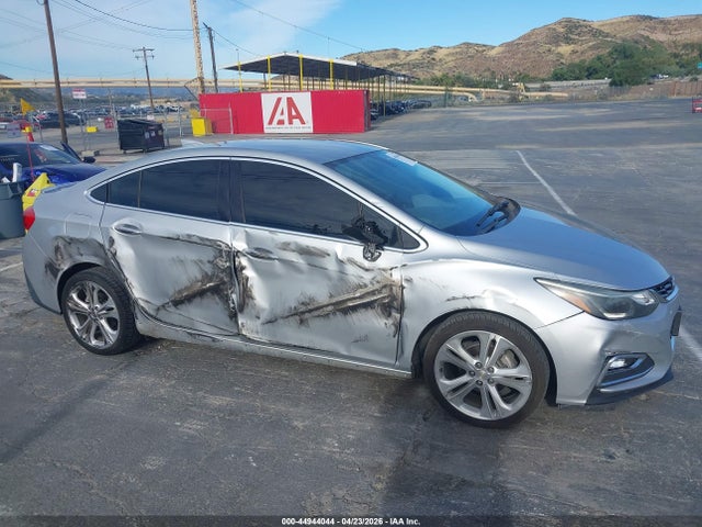 44944044 :رقم المزاد ، 1G1BF5SM2H7136131 vin ، 2017 Chevrolet Cruze Premier Auto مزاد بيع