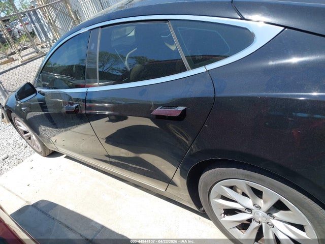 44944107 :رقم المزاد ، 5YJSA1E15GF170931 vin ، 2016 Tesla Model S 60/70/75/85 مزاد بيع