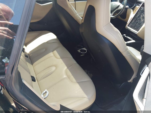 44944107 :رقم المزاد ، 5YJSA1E15GF170931 vin ، 2016 Tesla Model S 60/70/75/85 مزاد بيع