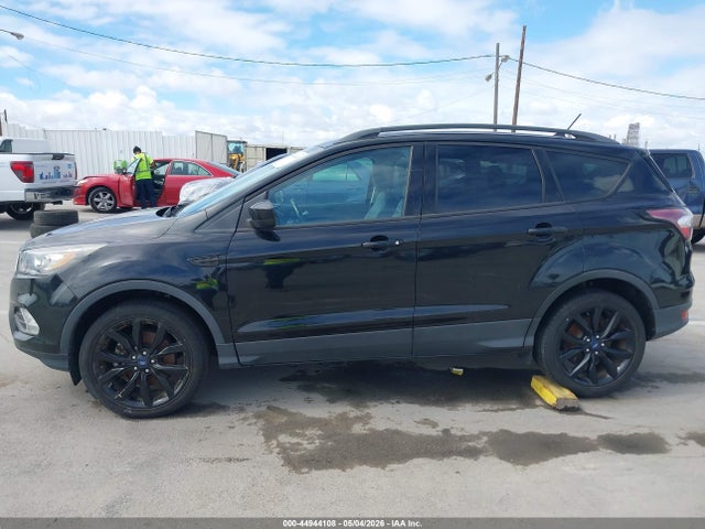 1FMCU9GD1JUB44113 Ford ESCAPE SE