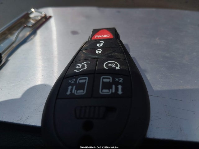 2015 Chrysler Town & Country Touring მანქანა იყიდება აუქციონზე, vin: 2C4RC1BG5FR708595, აუქციონის ნომერი: 44944140