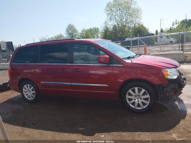 2015 Chrysler Town & Country Touring მანქანა იყიდება აუქციონზე, vin: 2C4RC1BG5FR708595, აუქციონის ნომერი: 44944140