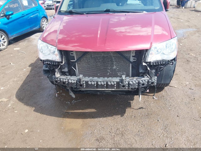 2015 Chrysler Town & Country Touring მანქანა იყიდება აუქციონზე, vin: 2C4RC1BG5FR708595, აუქციონის ნომერი: 44944140