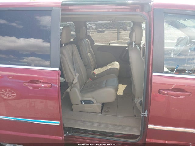 2015 Chrysler Town & Country Touring მანქანა იყიდება აუქციონზე, vin: 2C4RC1BG5FR708595, აუქციონის ნომერი: 44944140