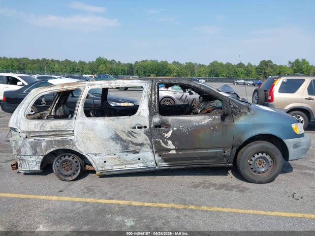 Продажа на аукционе авто 2002 Toyota Sienna Le, vin: 4T3ZF13C22U466898, номер лота: 44944157