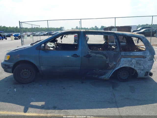 Продажа на аукционе авто 2002 Toyota Sienna Le, vin: 4T3ZF13C22U466898, номер лота: 44944157