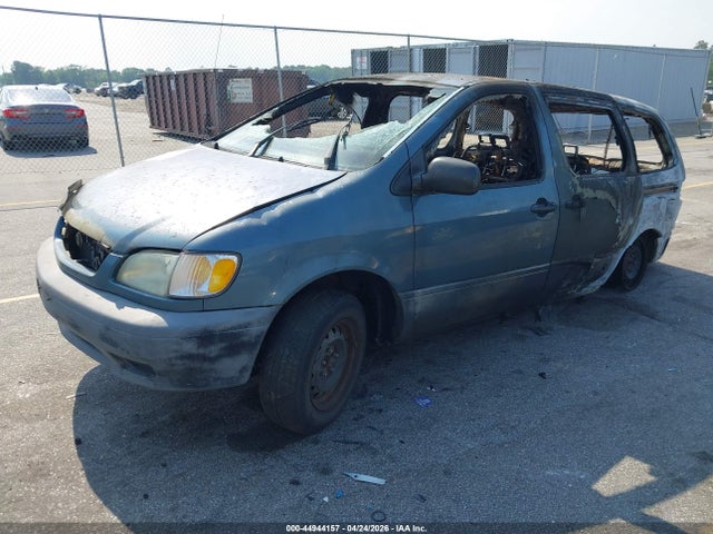 Продажа на аукционе авто 2002 Toyota Sienna Le, vin: 4T3ZF13C22U466898, номер лота: 44944157