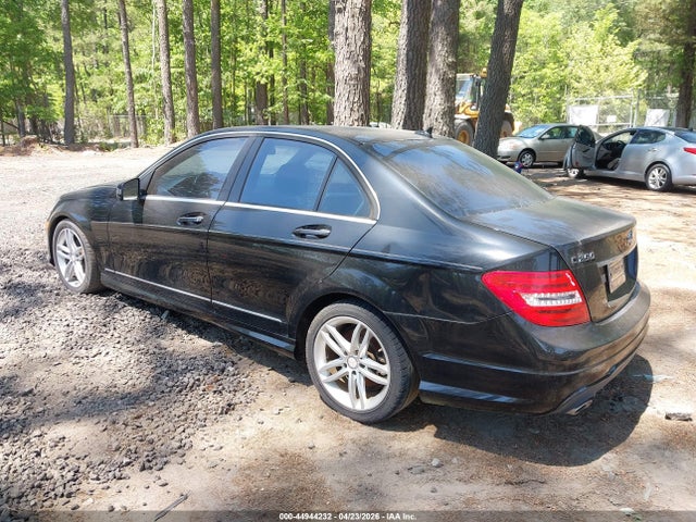 2013 Mercedes-benz C 250 Sport მანქანა იყიდება აუქციონზე, vin: WDDGF4HB7DR301057, აუქციონის ნომერი: 44944232