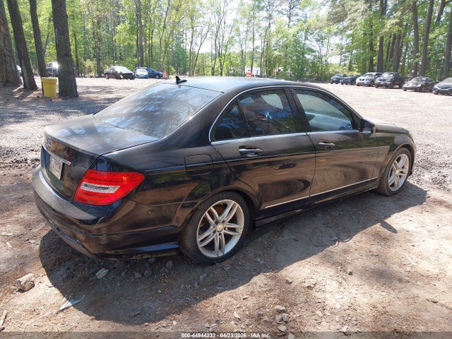 2013 Mercedes-benz C 250 Sport მანქანა იყიდება აუქციონზე, vin: WDDGF4HB7DR301057, აუქციონის ნომერი: 44944232