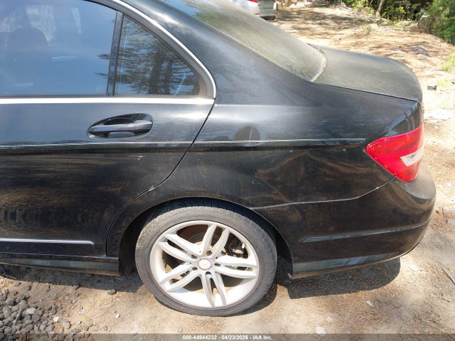 2013 Mercedes-benz C 250 Sport მანქანა იყიდება აუქციონზე, vin: WDDGF4HB7DR301057, აუქციონის ნომერი: 44944232