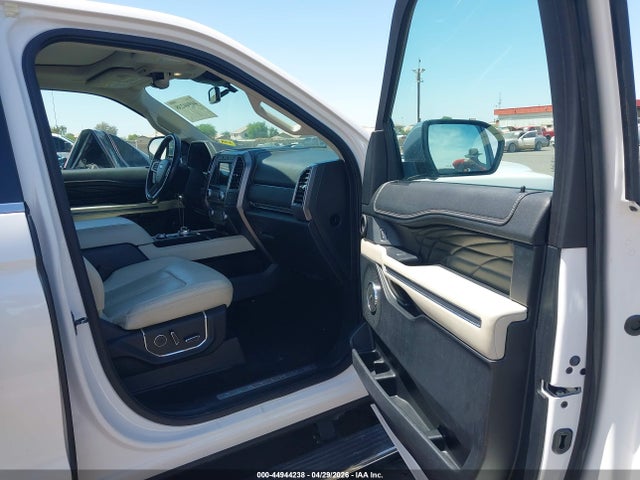 Продаж на аукціоні авто 2018 Ford Expedition Max Platinum, vin: 1FMJK1MT4JEA61246, номер лоту: 44944238