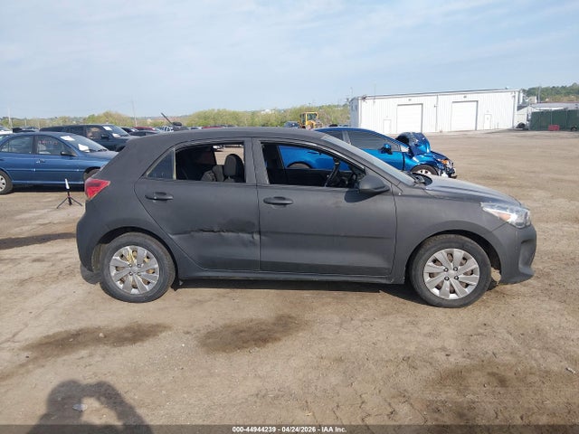 3KPA25AB3KE179981 KIA Rio 5-door S