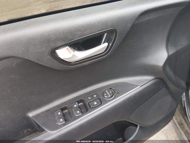3KPA25AB3KE179981 KIA Rio 5-door S