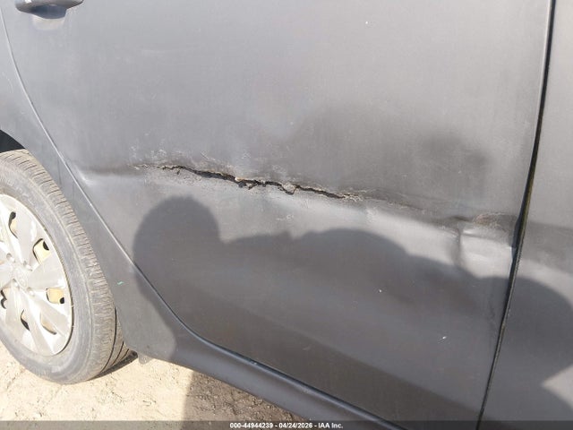 3KPA25AB3KE179981 KIA Rio 5-door S