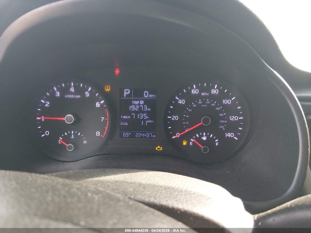 3KPA25AB3KE179981 KIA Rio 5-door S