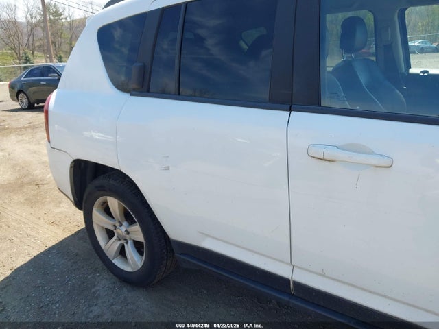 Продаж на аукціоні авто 2014 Jeep Compass Latitude, vin: 1C4NJDEB8ED623418, номер лоту: 44944249