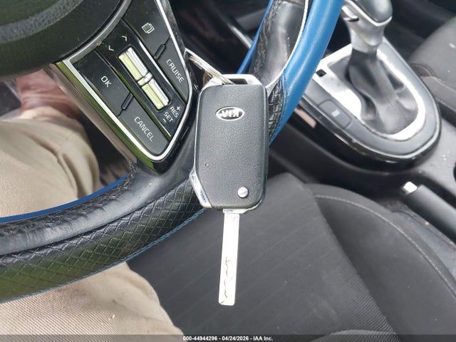 44944296 :رقم المزاد ، 3KPF34AD4KE018070 vin ، 2019 Kia Forte S مزاد بيع
