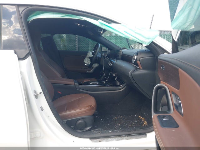 44944310 :رقم المزاد ، W1K5J4HB6NN300111 vin ، 2022 Mercedes-benz Cla 250 Coupe 4matic مزاد بيع