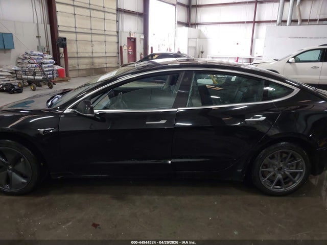 Продажа на аукционе авто 2019 Tesla Model 3 Long Range/mid Range/standard Range/standard Range Plus, vin: 5YJ3E1EA3KF422581, номер лота: 44944324